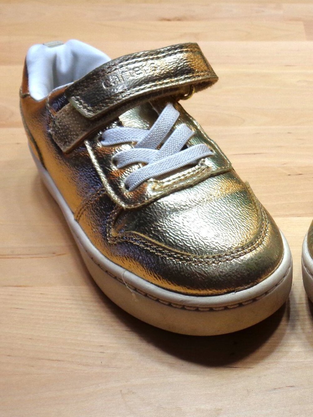 CARTER'S GOLD METALLIC SNEAKERS TODDLER GIRLS SHOES SIZE 9
